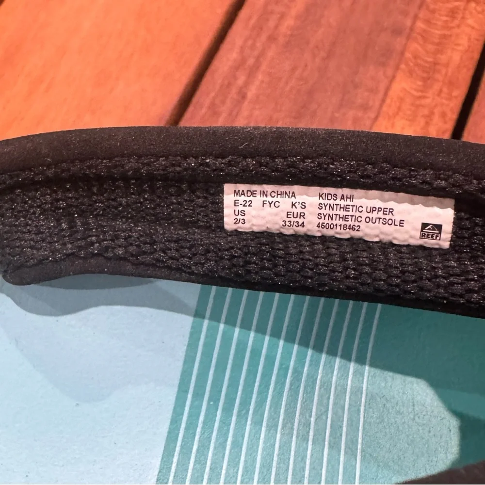 Reef Ahi Kids Black Sandals/Flip Flops for Casual Comfort Size 2/3